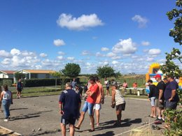 Camping Pas Cher vous présente avec son site Officiel campingpascher.fr, le Camping Paradis - Le Grand R classé 4 étoiles, situé sur la commune de La Faute Sur Mer dans le département Vendée (Pays De La Loire) en France. Le camping Paradis - Le Grand R, vous présente un hébergement de type mobil-home de 26 m² pour 4 personnes et télévision. Le camping Paradis - Le Grand R vous propose du sam. 30 mai au sam. 06 juin 2026, en promotion à -11% pour 7 nuits à 169 € au lieu de 190,0 € soit une Économie de 21 €. Cette location propose 25 dates différentes pour réserver votre séjour. Découvrez également les 11 autres gammes d'hébergements du camping. Les Avis clients pour le Camping Paradis - Le Grand R sont excellents avec une note moyenne de 8 sur 10. MerRivière, Piscine chauffée, Piscine couverte, Animations familiales, Club ados, Club enfants, Aire de jeux enfants, Centre équestre, Cyclisme, Ping-pong, Pétanque, Randonnée, Salle de jeux vidéo, Structure gonflable enfants, Terrain de basketball, Terrain de football, Terrain de volley-ball, Trampoline, Bar, Boulangerie, Dépôt de pain, Snack/Bar, Supermarché, Épicerie,... En savoir plus : cliquez-ICI.