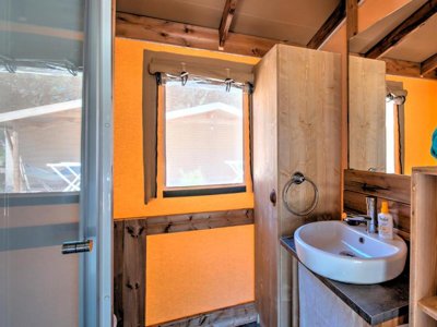 Cliquez pour découvrir toutes les photos de l'HÉBERGEMENT ! tente en toile et bois - Flower Le Bel Air photo 7