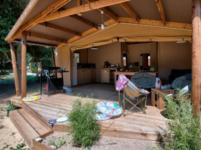 Cliquez pour découvrir toutes les photos de l'HÉBERGEMENT ! tente en toile et bois - Flower Le Bel Air photo 2