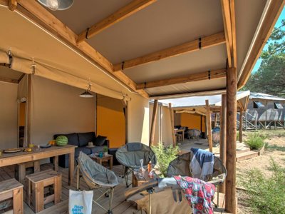 Cliquez pour découvrir toutes les photos de l'HÉBERGEMENT ! tente en toile et bois - Flower Le Bel Air photo 3