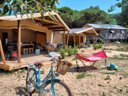 Cliquez pour découvrir toutes les photos de l'HÉBERGEMENT ! tente en toile et bois - camping Flower Le Bel Air photo 2