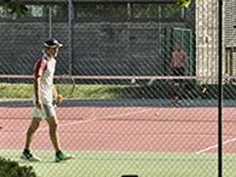 Camping Pas Cher vous présente avec son site Officiel campingpascher.fr, le Camping Flower Le Bel Air classé 4 étoiles, situé sur la commune de La Flotte dans le département Charente-maritime (Poitou Charentes) en France. Le camping Flower Le Bel Air, vous présente un hébergement de type bungalow toilé de 37 m² pour 5 personnes. Le camping Flower Le Bel Air vous propose du sam. 05 septembre au sam. 12 septembre 2026 pour 7 nuits à 400.5€. Cette location propose 90 dates différentes pour réserver votre séjour. Découvrez également les 7 autres gammes d'hébergements du camping. Les Avis clients pour le Camping Flower Le Bel Air sont excellents avec une note moyenne de 8 sur 10. Mer, Piscine chauffée, Piscine extérieure, Animation ados, Animations familiales, Club enfants, Aire de jeux enfants, Baby-foot, Canoë-kayak, Centre équestre, Court de tennis, Cyclisme, Ping-pong, Piscine, Pétanque, Randonnée, Salle de jeux vidéo, Structure gonflable enfants, Surf, Voile, kiteSurf, Bar, Dépôt de pain, Snack/Bar, Supermarché, Épicerie,... En savoir plus : cliquez-ICI.