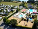 Camping Pas Cher vous présente avec son site Officiel campingpascher.fr, le Camping De Kéranterec classé 4 étoiles, situé sur la commune de La Forêt Fouesnant dans le département Finistère (Bretagne) en France. Le camping De Kéranterec, vous présente un hébergement de type mobil-home de 40 m² pour 4 personnes et télévision. Le camping De Kéranterec vous propose du sam. 15 août au sam. 22 août 2026 pour 7 nuits à 1351€. Cette location propose 1 dates différentes pour réserver votre séjour. Découvrez également les 17 autres gammes d'hébergements du camping. Les Avis clients pour le Camping De Kéranterec sont excellents avec une note moyenne de 8 sur 10. Piscine couverte, Piscine extérieure, Animation ados, Animations familiales, Club enfants, Aire de jeux enfants, Baby-foot, Court de tennis, Ping-pong, Piscine, Pétanque, Structure gonflable enfants, Bar, Pizzeria, Épicerie,... En savoir plus : cliquez-ICI.