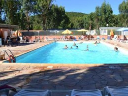 Camping Pas Cher vous présente avec son site Officiel campingpascher.fr, le Camping Parc Valrose classé 4 étoiles, situé sur la commune de La Londe Les Maures dans le département Var (Provence Alpes Côte D'azur) en France. Le camping Parc Valrose, vous présente un hébergement de type mobil-home de 36 m² pour 6 personnes avec climatisation et télévision. Le camping Parc Valrose vous proposeun séjour PAS CHER avec une REMISEdu sam. 06 juin au sam. 13 juin 2026, en promotion à -59% pour 7 nuits à 279 € au lieu de 690,77 € soit une Économie de 411,77 €. Cette location propose 46 dates différentes pour réserver votre séjour. Découvrez également les 13 autres gammes d'hébergements du camping. Les Avis clients pour le Camping Parc Valrose sont excellents avec une note moyenne de 8 sur 10. Piscine chauffée, Piscine extérieure, Animations familiales, Club enfants, Aire de jeux enfants, Baby-foot, Canoë-kayak, Centre équestre, Golf, Location de bateaux, Ping-pong, Piscine, Pétanque, Randonnée, Bar, Boulangerie, Bureau de tabac, Dépôt de pain, Pizzeria, Plats à emporter, Restaurant, Snack/Bar, Supermarché, Épicerie,... En savoir plus : cliquez-ICI.