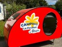 Camping Pas Cher vous présente avec son site Officiel campingpascher.fr, le Camping Flower Le Pavillon classé 3 étoiles, situé sur la commune de La Mothe Achard dans le département Vendée (Pays De La Loire) en France. Le camping Flower Le Pavillon, vous présente un hébergement de type hébergement insolite pour 2 personnes. Le camping Flower Le Pavillon vous propose du mardi 26 mai au mardi 02 juin 2026 pour 7 nuits à 220.5€. Cette location propose 114 dates différentes pour réserver votre séjour. Découvrez également les 13 autres gammes d'hébergements du camping. Les Avis clients pour le Camping Flower Le Pavillon sont excellents avec une note moyenne de 8 sur 10. MerÉtang, Piscine couverte, Piscine extérieure, Animations familiales, Club enfants, Aire de jeux enfants, Baby-foot, Centre équestre, Parcours sportif, Ping-pong, Pétanque, Salle de fitness, Salle de jeux vidéo, Sports nautiques, Structure gonflable enfants, Terrain multisports, Tir à l’arc, Bar, Boulangerie, Bureau de tabac, Snack/Bar, Supermarché,... En savoir plus : cliquez-ICI.