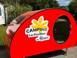 Camping Pas Cher vous présente avec son site Officiel campingpascher.fr, le Camping Flower Le Pavillon classé 3 étoiles, situé sur la commune de La Mothe Achard dans le département Vendée (Pays De La Loire) en France. Le camping Flower Le Pavillon, vous présente un hébergement de type hébergement insolite pour 2 personnes. Le camping Flower Le Pavillon vous propose du mardi 26 mai au mardi 02 juin 2026 pour 7 nuits à 220.5€. Cette location propose 114 dates différentes pour réserver votre séjour. Découvrez également les 13 autres gammes d'hébergements du camping. Les Avis clients pour le Camping Flower Le Pavillon sont excellents avec une note moyenne de 8 sur 10. MerÉtang, Piscine couverte, Piscine extérieure, Animations familiales, Club enfants, Aire de jeux enfants, Baby-foot, Centre équestre, Parcours sportif, Ping-pong, Pétanque, Salle de fitness, Salle de jeux vidéo, Sports nautiques, Structure gonflable enfants, Terrain multisports, Tir à l’arc, Bar, Boulangerie, Bureau de tabac, Snack/Bar, Supermarché,... En savoir plus : cliquez-ICI.