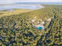 Camping Pas Cher vous présente avec son site Officiel campingpascher.fr, le Camping Siblu Bonne Anse Plage - Funpass Inclus classé 4 étoiles, situé sur la commune de La Palmyre dans le département Charente-maritime (Poitou Charentes) en France. Le camping Siblu Bonne Anse Plage - Funpass Inclus, vous présente un hébergement de type mobil-home pour 6 personnes. Le camping Siblu Bonne Anse Plage - Funpass Inclus vous proposeun séjour PAS CHER avec une REMISEdu lundi 08 juin au lundi 15 juin 2026, en promotion à -30% pour 7 nuits à 206,50 € au lieu de 295,0 € soit une Économie de 88,50 €. Cette location propose 82 dates différentes pour réserver votre séjour. Découvrez également les 11 autres gammes d'hébergements du camping. Les Avis clients pour le Camping Siblu Bonne Anse Plage - Funpass Inclus sont excellents avec une note moyenne de 8 sur 10. Parc aquatique, Piscine chauffée, Piscine extérieure, Animations familiales, Club ados, Club enfants, Aire de jeux enfants, Canoë-kayak, Court de tennis, Golf, Parcours sportif, Ping-pong, Piscine, Pétanque, Salle de fitness, Salle de jeux vidéo, Terrain de beach-volley, Terrain multisports, Trampoline, Bar, Dépôt de pain, Pizzeria, Plats à emporter, Restaurant, Snack/Bar, Épicerie,... En savoir plus : cliquez-ICI.