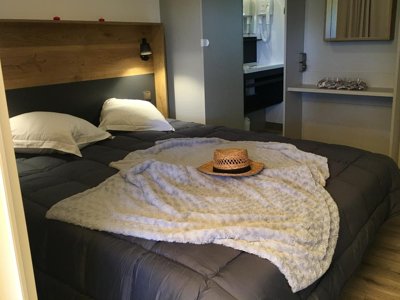 Cliquez pour découvrir toutes les photos de l'HÉBERGEMENT ! mobil-home - Flower Et Base De Loisirs De Rouffiac photo 3