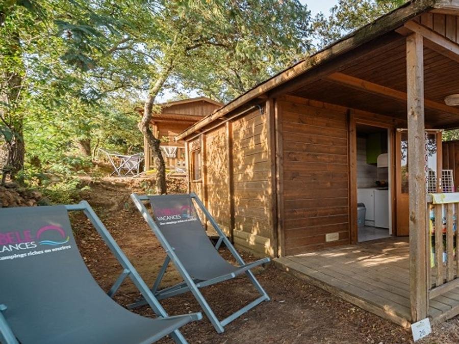 Camping Pas Cher vous présente avec son site Officiel campingpascher.fr, le Camping Des Albères classé 4 étoiles, situé sur la commune de Laroque Des Alberes dans le département Pyrénées-orientales (Languedoc Roussillon) en France. Le camping Des Albères, vous présente un hébergement de type chalet de 18 m² pour 2 personnes et télévision. Le camping Des Albères vous propose du dimanche 06 septembre au dimanche 13 septembre 2026 pour 7 nuits à 210€. Cette location propose 37 dates différentes pour réserver votre séjour. Découvrez également les 17 autres gammes d'hébergements du camping. Les Avis clients pour le Camping Des Albères sont excellents avec une note moyenne de 8 sur 10. Piscine couverte, Piscine extérieure, Animations familiales, Club ados, Club enfants, Aire de jeux enfants, Centre équestre, Court de tennis, Golf, Ping-pong, Pétanque, Randonnée, Terrain multisports, Trampoline, Bar, Dépôt de pain, Plats à emporter, Restaurant, Snack/Bar, Supermarché,... En savoir plus : cliquez-ICI.