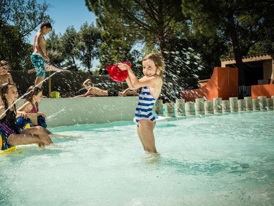Cliquez pour découvrir toutes les photos de l'ÉTABLISSEMENT ! camping La Tour De France photo 7