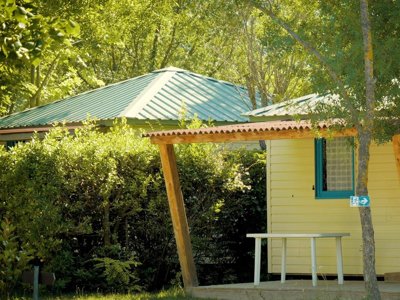 Cliquez pour découvrir toutes les photos de l'HÉBERGEMENT ! bungalow - Flower Le Dolium photo 6