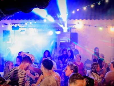 Cliquez pour découvrir toutes les photos de l'ÉTABLISSEMENT ! camping Flower L’Escale Du Perthuis photo 29