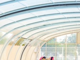 Camping Pas Cher vous présente avec son site Officiel campingpascher.fr, le Camping Flower L’Escale Du Perthuis classé 4 étoiles, situé sur la commune de La Tranche Sur Mer dans le département Vendée (Pays De La Loire) en France. Le camping Flower L’Escale Du Perthuis, vous présente un hébergement de type mobil-home de 30 m². Le camping Flower L’Escale Du Perthuis vous propose du mercredi 15 avril au mercredi 22 avril 2026, en promotion à -9% pour 7 nuits à 368,50 € au lieu de 405,0 € soit une Économie de 36,50 €. Cette location propose 122 dates différentes pour réserver votre séjour. Découvrez également les 11 autres gammes d'hébergements du camping. Les Avis clients pour le Camping Flower L’Escale Du Perthuis sont de 7 sur 10. Mer, Piscine couverte, Piscine extérieure, Animation enfants, Aire de jeux enfants, Baby-foot, Ping-pong, Piscine, Pétanque, Terrain multisports, Pizzeria, Plats à emporter, Snack/Bar, Supermarché,... En savoir plus : cliquez-ICI.