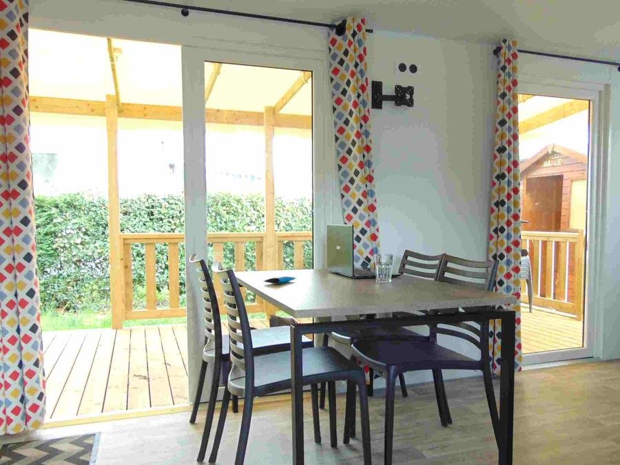 Camping Pas Cher vous présente avec son site Officiel campingpascher.fr, le Camping Maeva Club Les Préveils classé 4 étoiles, situé sur la commune de La Tranche Sur Mer dans le département Vendée (Pays De La Loire) en France. Le camping Maeva Club Les Préveils vous propose un hébergement de type mobil-home de 29 m² pour 5 personnes avec climatisation (télévision). L'établissement vous propose 32 autres types d'hébergements. Découvrez tous nos séjours à petits prix dans la commune et aux alentours de La Tranche Sur Mer du département : Vendée (Pays De La Loire). Les Avis clients pour le Camping Maeva Club Les Préveils sont excellents avec une note moyenne de 8 sur 10. Mer, Piscine chauffée, Piscine extérieure, Animations familiales, Club ados, Club enfants, Aire de jeux enfants, Planche à voile, Pétanque, Salle de fitness, Salle de jeux vidéo, Surf, Terrain multisports, kiteSurf, Bar, Dépôt de pain, Plats à emporter, Restaurant, Snack/Bar, Épicerie,... En savoir plus : cliquez-ICI.