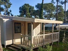 Camping Pas Cher vous présente avec son site Officiel campingpascher.fr, le Camping Maeva Club Les Préveils classé 4 étoiles, situé sur la commune de La Tranche Sur Mer dans le département Vendée (Pays De La Loire) en France. Le camping Maeva Club Les Préveils, vous présente un hébergement de type mobil-home de 20 m² pour 4 personnes avec climatisation et télévision. Le camping Maeva Club Les Préveils vous proposeun séjour PAS CHER avec une REMISEdu dimanche 17 mai au dimanche 24 mai 2026, en promotion à -30% pour 7 nuits à 233,10 € au lieu de 333,0 € soit une Économie de 99,90 €. Cette location propose 116 dates différentes pour réserver votre séjour. Découvrez également les 31 autres gammes d'hébergements du camping. Les Avis clients pour le Camping Maeva Club Les Préveils sont excellents avec une note moyenne de 8 sur 10. Mer, Piscine chauffée, Piscine extérieure, Animations familiales, Club ados, Club enfants, Aire de jeux enfants, Planche à voile, Pétanque, Salle de fitness, Salle de jeux vidéo, Surf, Terrain multisports, kiteSurf, Bar, Dépôt de pain, Plats à emporter, Restaurant, Snack/Bar, Épicerie,... En savoir plus : cliquez-ICI.
