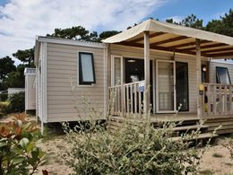 Camping Pas Cher vous présente avec son site Officiel campingpascher.fr, le Camping Maeva Club Les Préveils classé 4 étoiles, situé sur la commune de La Tranche Sur Mer dans le département Vendée (Pays De La Loire) en France. Le camping Maeva Club Les Préveils, vous présente un hébergement de type mobil-home de 32 m² pour 6 personnes. Le camping Maeva Club Les Préveils vous proposeun séjour PAS CHER avec une REMISEdu lundi 18 mai au lundi 25 mai 2026, en promotion à -30% pour 7 nuits à 309 € au lieu de 441,43 € soit une Économie de 132,43 €. Cette location propose 111 dates différentes pour réserver votre séjour. Découvrez également les 31 autres gammes d'hébergements du camping. Les Avis clients pour le Camping Maeva Club Les Préveils sont excellents avec une note moyenne de 8 sur 10. Mer, Piscine chauffée, Piscine extérieure, Animations familiales, Club ados, Club enfants, Aire de jeux enfants, Planche à voile, Pétanque, Salle de fitness, Salle de jeux vidéo, Surf, Terrain multisports, kiteSurf, Bar, Dépôt de pain, Plats à emporter, Restaurant, Snack/Bar, Épicerie,... En savoir plus : cliquez-ICI.