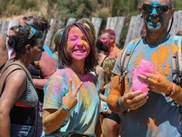 Camping Pas Cher vous présente avec son site Officiel campingpascher.fr, le Camping Maeva Club Les Préveils classé 4 étoiles, situé sur la commune de La Tranche Sur Mer dans le département Vendée (Pays De La Loire) en France. Le camping Maeva Club Les Préveils, vous présente un hébergement de type mobil-home de 29 m² pour 5 personnes. Le camping Maeva Club Les Préveils vous proposeun séjour PAS CHER avec une REMISEdu sam. 16 mai au sam. 23 mai 2026, en promotion à -30% pour 7 nuits à 259 € au lieu de 370,0 € soit une Économie de 111 €. Cette location propose 124 dates différentes pour réserver votre séjour. Découvrez également les 31 autres gammes d'hébergements du camping. Les Avis clients pour le Camping Maeva Club Les Préveils sont excellents avec une note moyenne de 8 sur 10. Mer, Piscine chauffée, Piscine extérieure, Animations familiales, Club ados, Club enfants, Aire de jeux enfants, Planche à voile, Pétanque, Salle de fitness, Salle de jeux vidéo, Surf, Terrain multisports, kiteSurf, Bar, Dépôt de pain, Plats à emporter, Restaurant, Snack/Bar, Épicerie,... En savoir plus : cliquez-ICI.