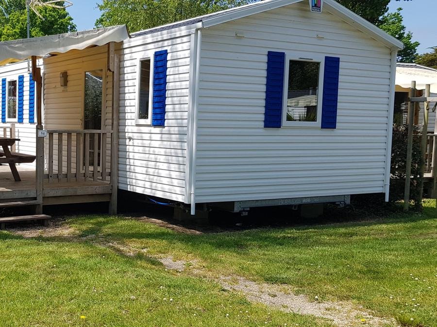 Camping Pas Cher vous présente avec son site Officiel campingpascher.fr, le Camping Plijadur classé 4 étoiles, situé sur la commune de La Trinite Sur Mer dans le département Morbihan (Bretagne) en France. Le camping Plijadur, vous présente un hébergement de type mobil-home et télévision. Le camping Plijadur vous propose du sam. 04 juillet au sam. 11 juillet 2026 pour 7 nuits à 1000€. Cette location propose 3 dates différentes pour réserver votre séjour. Découvrez également les 4 autres gammes d'hébergements du camping. Les Avis clients pour le Camping Plijadur sont excellents avec une note moyenne de 8 sur 10. MerÉtang, Piscine chauffée, Piscine couverte, Animations familiales, Club enfants, Aire de jeux enfants, Centre équestre, Cyclisme, Golf, Ping-pong, Pétanque, Structure gonflable enfants, Terrain multisports, Bar, Dépôt de pain, Restaurant, Snack/Bar, Supermarché, Épicerie,... En savoir plus : cliquez-ICI.