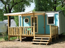 Camping Pas Cher vous présente avec son site Officiel campingpascher.fr, le Camping Les Acacias classé 3 étoiles, situé sur la commune de La Ville Aux Dames dans le département Indre-et-loire (Centre Val De Loire) en France. Le camping Les Acacias vous propose un hébergement de type mobil-home de 40 m² (télévision). L'établissement vous propose 8 autres types d'hébergements. Découvrez tous nos séjours à petits prix dans la commune et aux alentours de La Ville Aux Dames du département : Indre-et-loire (Centre Val De Loire). Les Avis clients pour le Camping Les Acacias sont excellents avec une note moyenne de 8 sur 10. Aire de jeux enfants, Cyclisme, Golf, Ping-pong, Pétanque, Randonnée, Structure gonflable enfants, Terrain de football, Bar, Dépôt de pain, Épicerie,... En savoir plus : cliquez-ICI.