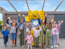 Camping Pas Cher vous présente avec son site Officiel campingpascher.fr, le Camping Maeva Club Les Alizés classé 4 étoiles, situé sur la commune de Lannion dans le département Côtes-d'armor (Bretagne) en France. Le camping Maeva Club Les Alizés, vous présente un hébergement de type mobil-home de 30 m² pour 6 personnes avec climatisation et télévision. Le camping Maeva Club Les Alizés vous proposeun séjour PAS CHER avec une REMISEdu sam. 12 septembre au sam. 19 septembre 2026, en promotion à -50% pour 7 nuits à 245,40 € au lieu de 490,8 € soit une Économie de 245,40 €. Cette location propose 132 dates différentes pour réserver votre séjour. Découvrez également les 19 autres gammes d'hébergements du camping. Les Avis clients pour le Camping Maeva Club Les Alizés sont de 7 sur 10. Parc aquatique, Piscine couverte, Piscine extérieure, Animations familiales, Club enfants, Aire de jeux enfants, Baby-foot, Canoë-kayak, Centre équestre, Court de tennis, Flipper, Golf, Ping-pong, Pétanque, Salle de jeux vidéo, Structure gonflable enfants, Terrain multisports, Bar, Dépôt de pain, Restaurant, Snack/Bar, Station-service, Supermarché,... En savoir plus : cliquez-ICI.