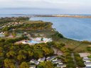 Camping Pas Cher vous présente avec son site Officiel campingpascher.fr, le Camping Siblu Le Lac Des Rêves - Funpass Inclus classé 4 étoiles, situé sur la commune de Lattes dans le département Hérault (Languedoc Roussillon) en France. Le camping Siblu Le Lac Des Rêves - Funpass Inclus vous propose un hébergement de type mobil-home avec climatisation. L'établissement vous propose 11 autres types d'hébergements. Découvrez tous nos séjours à petits prix dans la commune et aux alentours de Lattes du département : Hérault (Languedoc Roussillon). Les Avis clients pour le Camping Siblu Le Lac Des Rêves - Funpass Inclus sont excellents avec une note moyenne de 8 sur 10. Piscine chauffée, Piscine extérieure, Animations familiales, Club ados, Club enfants, Aire de jeux enfants, Baby-foot, Canoë-kayak, Centre équestre, Court de tennis, Flipper, Golf, Ping-pong, Piscine, Plongée, Pétanque, Salle de jeux vidéo, Terrain de beach-volley, Terrain multisports, Trampoline, Bar, Boulangerie, Dépôt de pain, Restaurant, Snack/Bar, Épicerie,... En savoir plus : cliquez-ICI.