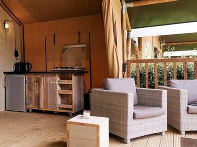 tente en toile et bois - Le Lignon photo 3