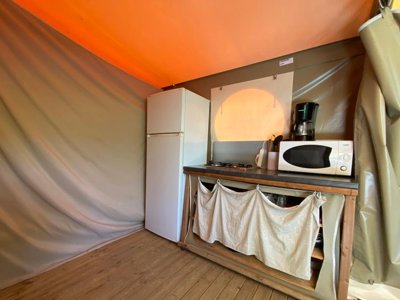 Cliquez pour découvrir toutes les photos de l'HÉBERGEMENT ! tente en toile et bois - Flower Saint Amand photo 11