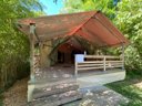 Cliquez pour découvrir toutes les photos de l'HÉBERGEMENT ! bungalow toilé - camping Flower Saint Amand photo 7