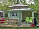 Camping Pas Cher vous présente avec son site Officiel campingpascher.fr, le Camping Flower Saint Amand classé 4 étoiles, situé sur la commune de Laurac En Vivarais dans le département Ardèche (Rhône Alpes) en France. Le camping Flower Saint Amand, vous présente un hébergement de type bungalow toilé de 20 m² pour 2 personnes. Le camping Flower Saint Amand vous propose du vendredi 01 mai au vendredi 08 mai 2026 pour 7 nuits à 273€. Cette location propose 41 dates différentes pour réserver votre séjour. Découvrez également les 17 autres gammes d'hébergements du camping. Les Avis clients pour le Camping Flower Saint Amand sont excellents avec une note moyenne de 8 sur 10. Rivière, Piscine chauffée, Piscine extérieure, Animations familiales, Club enfants, Aire de jeux enfants, Canoë-kayak, Court de tennis, Parcours sportif, Ping-pong, Pétanque, Randonnée, Structure gonflable enfants, Bar, Boulangerie, Dépôt de pain, Pizzeria, Plats à emporter, Snack/Bar, Supermarché, Épicerie,... En savoir plus : cliquez-ICI.