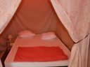 Cliquez pour découvrir toutes les photos de l'HÉBERGEMENT ! tente en toile et bois - camping Flower Saint Amand photo 5