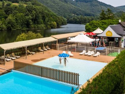 Cliquez pour découvrir toutes les photos de l'ÉTABLISSEMENT ! camping Maeva Escapades Le Lac De Laval-de-Cère photo 1