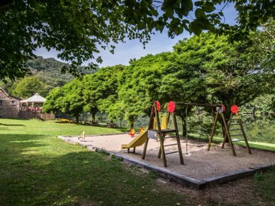 Cliquez pour découvrir toutes les photos de l'ÉTABLISSEMENT ! camping Maeva Escapades Le Lac De Laval-de-Cère photo 7