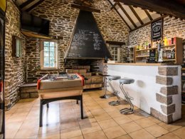 Camping Pas Cher vous présente avec son site Officiel campingpascher.fr, le Camping Maeva Escapades Le Lac De Laval-de-Cère classé 3 étoiles, situé sur la commune de Laval De Cere dans le département Lot (Midi Pyrénées) en France. Le camping Maeva Escapades Le Lac De Laval-de-Cère, vous présente un hébergement de type mobil-home. Le camping Maeva Escapades Le Lac De Laval-de-Cère vous proposeun séjour PAS CHER avec une REMISEdu sam. 27 juin au sam. 04 juillet 2026, en promotion à -50% pour 7 nuits à 199 € au lieu de 400,0 € soit une Économie de 201 €. Cette location propose 20 dates différentes pour réserver votre séjour. Découvrez également les 1 autres gammes d'hébergements du camping. Les Avis clients pour le Camping Maeva Escapades Le Lac De Laval-de-Cère sont excellents avec une note moyenne de 8 sur 10. Piscine chauffée, Piscine extérieure, Aire de jeux enfants, Canoë-kayak, Ping-pong, Pétanque, Randonnée, Bar, Dépôt de pain, Snack/Bar,... En savoir plus : cliquez-ICI.