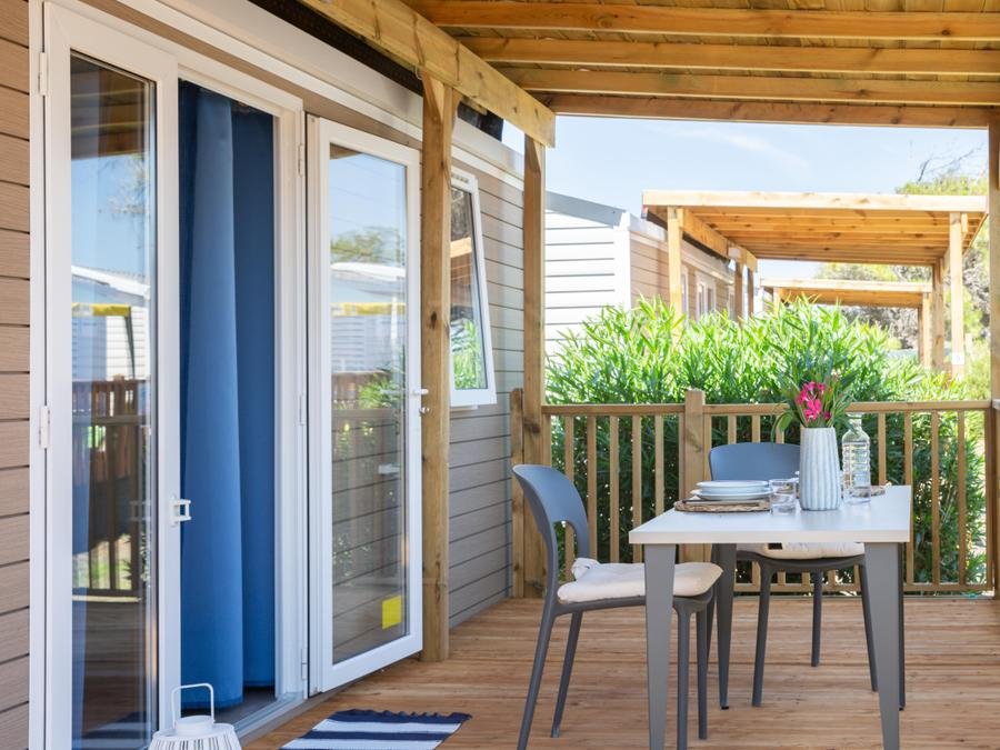 Camping Pas Cher vous présente avec son site Officiel campingpascher.fr, le Camping Gitavillage California, situé sur la commune de Lazio dans le département Rome (Latium) en Italie. Le camping Gitavillage California, vous présente un hébergement de type lodge de 24 m² avec climatisation. Le camping Gitavillage California vous propose du lundi 07 septembre au lundi 14 septembre 2026 pour 7 nuits à 448€. Cette location propose 45 dates différentes pour réserver votre séjour. Découvrez également les 7 autres gammes d'hébergements du camping. Les Avis clients pour le Camping Gitavillage California sont excellents avec une note moyenne de 8 sur 10. Mer, Piscine extérieure, Animations familiales, Aire de jeux enfants, Canoë-kayak, Court de tennis, Ping-pong, Pédalo, Pétanque, Salle de fitness, Terrain de beach-volley, Terrain de football, Bar, Bureau de tabac, Pizzeria, Restaurant, Supermarché,... En savoir plus : cliquez-ICI.