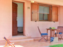 Camping Pas Cher vous présente avec son site Officiel campingpascher.fr, le Camping Gitavillage California, situé sur la commune de Lazio dans le département Rome (Latium) en Italie. Le camping Gitavillage California, vous présente un hébergement de type appartement de 50 m² avec climatisation. Le camping Gitavillage California vous propose du dimanche 06 septembre au dimanche 13 septembre 2026 pour 7 nuits à 553€. Cette location propose 47 dates différentes pour réserver votre séjour. Découvrez également les 9 autres gammes d'hébergements du camping. Les Avis clients pour le Camping Gitavillage California sont excellents avec une note moyenne de 8 sur 10. Mer, Piscine extérieure, Animations familiales, Aire de jeux enfants, Canoë-kayak, Court de tennis, Ping-pong, Pédalo, Pétanque, Salle de fitness, Terrain de beach-volley, Terrain de football, Bar, Bureau de tabac, Pizzeria, Restaurant, Supermarché,... En savoir plus : cliquez-ICI.