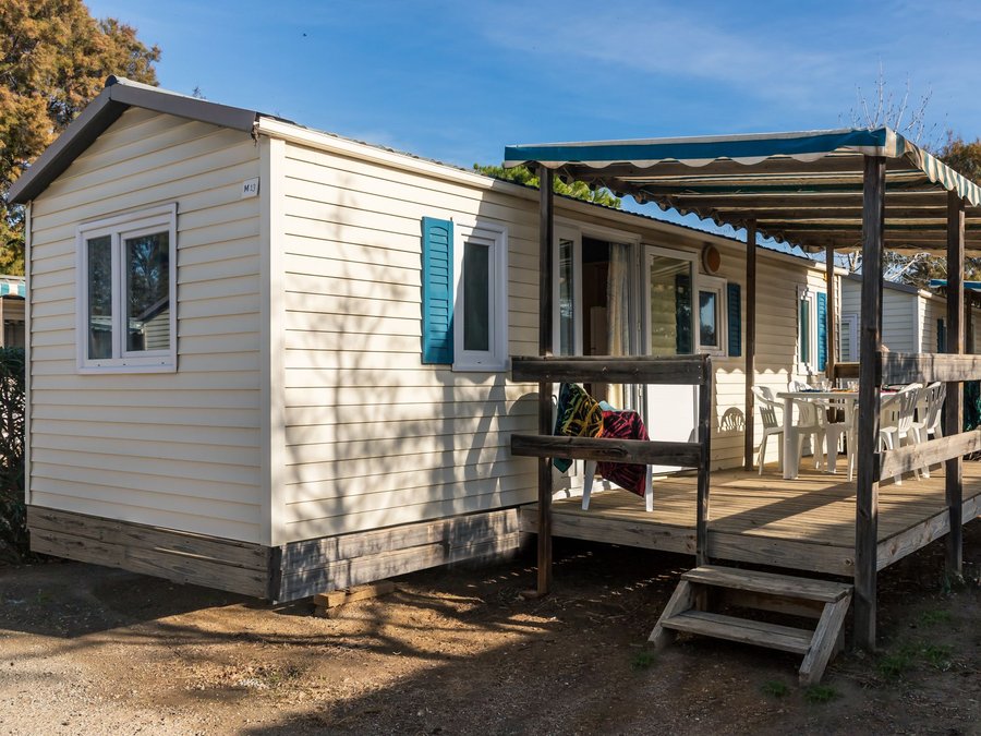 Camping Pas Cher vous présente avec son site Officiel campingpascher.fr, le Établissement L'Oasis Et California, situé sur la commune de Le Barcarès dans le département Pyrenees-orientales (Languedoc-roussillon) en France. L'établissement L'Oasis Et California vous propose un hébergement de type mobilhome de 26 m². L'établissement vous propose 2 autres types d'hébergements. Découvrez tous nos séjours à petits prix dans la commune et aux alentours de Le Barcarès du département : Pyrenees-orientales (Languedoc-roussillon).... En savoir plus : cliquez-ICI.