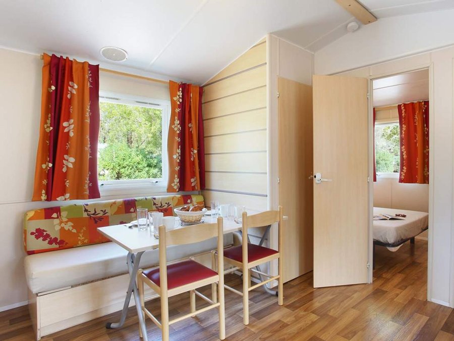 Camping Pas Cher vous présente avec son site Officiel campingpascher.fr, le Établissement L'Oasis Et California, situé sur la commune de Le Barcarès dans le département Pyrenees-orientales (Languedoc-roussillon) en France. L'établissement L'Oasis Et California vous propose un hébergement de type mobilhome de 28 m². L'établissement vous propose 2 autres types d'hébergements. Découvrez tous nos séjours à petits prix dans la commune et aux alentours de Le Barcarès du département : Pyrenees-orientales (Languedoc-roussillon).... En savoir plus : cliquez-ICI.