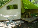 Cliquez pour découvrir toutes les photos de l'HÉBERGEMENT ! tente en toile et bois - camping Paradis Le Rocher De La Granelle photo 2