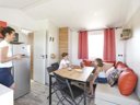 Cliquez pour découvrir toutes les photos de l'HÉBERGEMENT ! mobil-home - camping Paradis Le Rocher De La Granelle photo 3