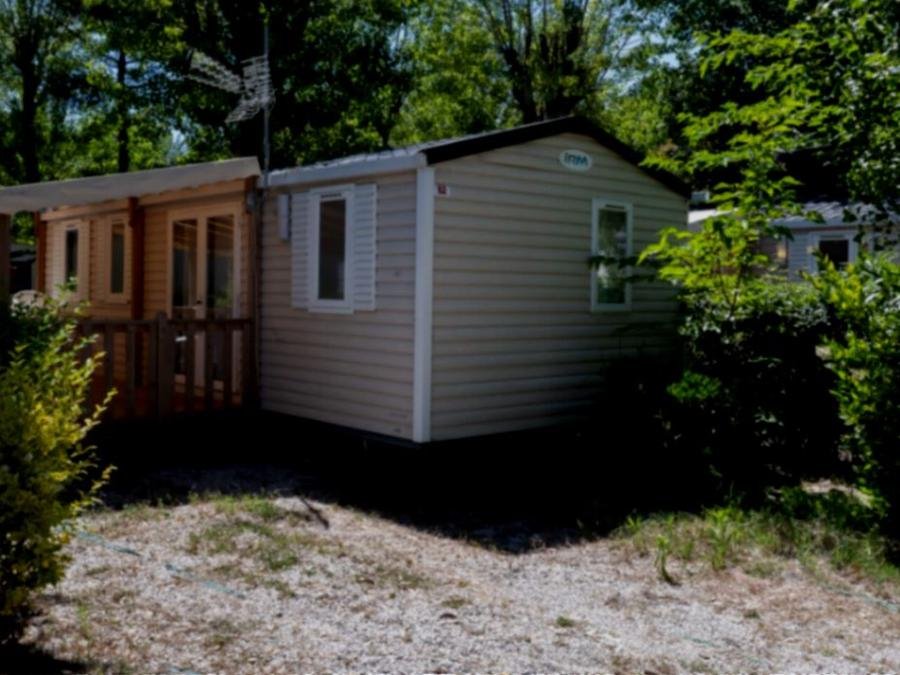 Camping Pas Cher vous présente avec son site Officiel campingpascher.fr, le Camping Pirates World Village-club Les Sables D'Or classé 4 étoiles, situé sur la commune de Le Cap D'agde dans le département Hérault (Languedoc Roussillon) en France. Le camping Pirates World Village-club Les Sables D'Or vous propose un hébergement de type mobil-home de 28 m² avec climatisation. L'établissement vous propose 16 autres types d'hébergements. Découvrez tous nos séjours à petits prix dans la commune et aux alentours de Le Cap D'agde du département : Hérault (Languedoc Roussillon). Les Avis clients pour le Camping Pirates World Village-club Les Sables D'Or sont excellents avec une note moyenne de 8 sur 10. Mer, Parc aquatique, Piscine couverte, Piscine extérieure, Animations familiales, Club ados, Club enfants, Aire de jeux enfants, Court de tennis, Golf, Ping-pong, Pétanque, Salle de fitness, Salle de jeux vidéo, Sports nautiques, Terrain multisports, Bar, Brasserie, Dépôt de pain, Plats à emporter, Snack/Bar, Supermarché,... En savoir plus : cliquez-ICI.