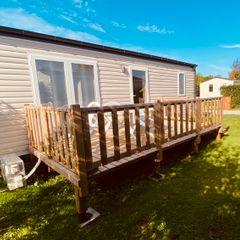 Camping Pas Cher vous présente avec son site Officiel campingpascher.fr, le Camping Le Tarteron classé 3 étoiles, situé sur la commune de Le Crotoy dans le département Somme (Picardie) en France. Le camping Le Tarteron vous propose un hébergement de type mobil-home pour 4 personnes avec climatisation (télévision). L'établissement vous propose 4 autres types d'hébergements. Découvrez tous nos séjours à petits prix dans la commune et aux alentours de Le Crotoy du département : Somme (Picardie). Les Avis clients pour le Camping Le Tarteron sont excellents avec une note moyenne de 8 sur 10. MerÉtang, Piscine couverte, Animations familiales, Club enfants, Aire de jeux enfants, Baby-foot, Canoë-kayak, Centre équestre, Court de tennis, Cyclisme, Golf, Ping-pong, Piscine, Pétanque, Randonnée, Terrain de beach-volley, Terrain multisports, Voile, kiteSurf, Bar, Dépôt de pain, Supermarché, Épicerie,... En savoir plus : cliquez-ICI.