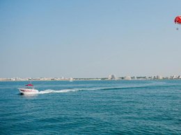 Camping Pas Cher vous présente avec son site Officiel campingpascher.fr, le Camping Abri De Camargue classé 4 étoiles, situé sur la commune de Le Grau Du Roi dans le département Gard (Languedoc Roussillon) en France. Le camping Abri De Camargue, vous présente un hébergement de type mobil-home de 25 m² pour 4 personnes avec climatisation et télévision. Le camping Abri De Camargue vous propose du sam. 11 avril au sam. 18 avril 2026, en promotion à -28% pour 7 nuits à 319 € au lieu de 445,0 € soit une Économie de 126 €. Cette location propose 15 dates différentes pour réserver votre séjour. Découvrez également les 3 autres gammes d'hébergements du camping. Les Avis clients pour le Camping Abri De Camargue sont excellents avec une note moyenne de 8 sur 10. Mer, Piscine couverte, Piscine extérieure, Animations familiales, Club enfants, Aire de jeux enfants, Canoë-kayak, Centre équestre, Court de tennis, Golf, Ping-pong, Pétanque, Salle de jeux vidéo, Terrain multisports, Bar, Dépôt de pain, Plats à emporter, Snack/Bar, Station-service, Supermarché, Épicerie,... En savoir plus : cliquez-ICI.