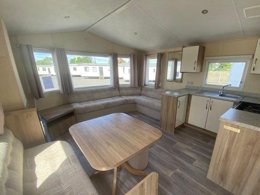 Camping Pas Cher vous présente avec son site Officiel campingpascher.fr, le Camping Le Cap Vert classé 2 étoiles, situé sur la commune de Les Moeres dans le département Nord (Nord Pas De Calais) en France. Le camping Le Cap Vert, vous présente un hébergement de type mobil-home de 32 m². Le camping Le Cap Vert vous propose du vendredi 27 février au vendredi 06 mars 2026 pour 7 nuits à 450€. Cette location propose 132 dates différentes pour réserver votre séjour. Découvrez également les 3 autres gammes d'hébergements du camping. Les Avis clients pour le Camping Le Cap Vert sont excellents avec une note moyenne de 8 sur 10. Animations familiales, Aire de jeux enfants, Centre équestre, Cyclisme, Ping-pong, Pétanque, Randonnée, Terrain de football, Bar, Épicerie,... En savoir plus : cliquez-ICI.