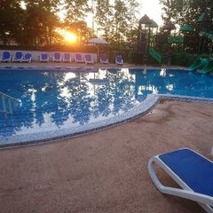 Camping Pas Cher vous présente avec son site Officiel campingpascher.fr, le Établissement Château La Grange Fort, situé sur la commune de Les Pradeaux dans le département Puy-de-dome (Auvergne) en France. L'établissement Château La Grange Fort vous propose un hébergement de type mobilhome de 24 m². L'établissement vous propose 8 autres types d'hébergements. Découvrez tous nos séjours à petits prix dans la commune et aux alentours de Les Pradeaux du département : Puy-de-dome (Auvergne).... En savoir plus : cliquez-ICI.