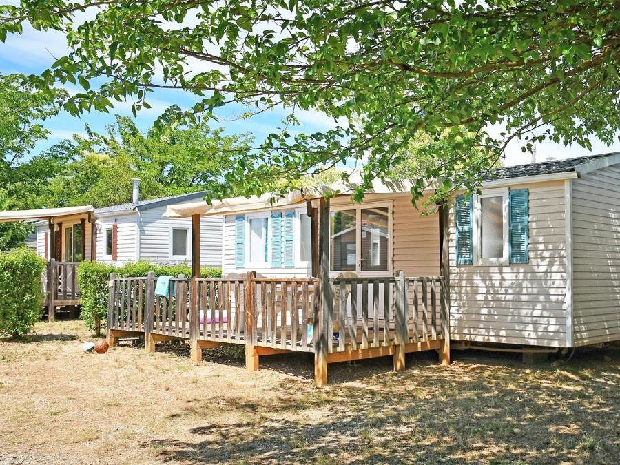 Camping Pas Cher vous présente avec son site Officiel campingpascher.fr, le Camping La Prairie classé 3 étoiles, situé sur la commune de Le Muy dans le département Var (Provence Alpes Côte D'azur) en France. Le camping La Prairie, vous présente un hébergement de type mobil-home de 32 m² avec climatisation et télévision. Le camping La Prairie vous propose du sam. 27 juin au sam. 04 juillet 2026, en promotion à -24% pour 7 nuits à 880,50 € au lieu de 1170,0 € soit une Économie de 289,50 €. Cette location propose 40 dates différentes pour réserver votre séjour. Découvrez également les 7 autres gammes d'hébergements du camping. Les Avis clients pour le Camping La Prairie sont de 7 sur 10. Piscine chauffée, Piscine extérieure, Animations familiales, Club enfants, Aire de jeux enfants, Golf, Parcours sportif, Ping-pong, Pétanque, Randonnée, Bar, Dépôt de pain, Plats à emporter, Snack/Bar,... En savoir plus : cliquez-ICI.