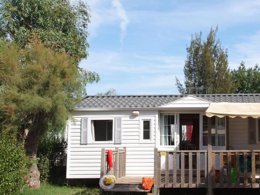 Camping Pas Cher vous présente avec son site Officiel campingpascher.fr, le Camping La Prairie classé 3 étoiles, situé sur la commune de Le Muy dans le département Var (Provence Alpes Côte D'azur) en France. Le camping La Prairie, vous présente un hébergement de type mobil-home de 32 m² avec climatisation et télévision. Le camping La Prairie vous propose du vendredi 19 juin au vendredi 26 juin 2026, en promotion à -29% pour 7 nuits à 817 € au lieu de 1162,0 € soit une Économie de 345 €. Cette location propose 48 dates différentes pour réserver votre séjour. Découvrez également les 6 autres gammes d'hébergements du camping. Les Avis clients pour le Camping La Prairie sont de 7 sur 10. Piscine chauffée, Piscine extérieure, Animations familiales, Club enfants, Aire de jeux enfants, Golf, Parcours sportif, Ping-pong, Pétanque, Randonnée, Bar, Dépôt de pain, Plats à emporter, Snack/Bar,... En savoir plus : cliquez-ICI.