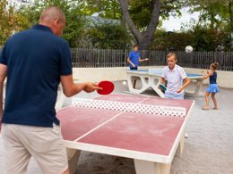 Camping Pas Cher vous présente avec son site Officiel campingpascher.fr, le Camping RCN Domaine De La Noguière classé 4 étoiles, situé sur la commune de Le Muy dans le département Var (Provence Alpes Côte D'azur) en France. Le camping RCN Domaine De La Noguière, vous présente un hébergement de type mobil-home pour 6 personnes avec climatisation. Le camping RCN Domaine De La Noguière vous propose du sam. 12 septembre au sam. 19 septembre 2026 pour 7 nuits à 700€. Cette location propose 135 dates différentes pour réserver votre séjour. Découvrez également les 12 autres gammes d'hébergements du camping. Les Avis clients pour le Camping RCN Domaine De La Noguière sont excellents avec une note moyenne de 8 sur 10. MerÉtang, Piscine extérieure, Animation enfants, Animations familiales, Aire de jeux enfants, Ping-pong, Pétanque, Terrain de football, Bar, Restaurant, Épicerie,... En savoir plus : cliquez-ICI.