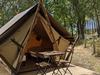 Cliquez pour découvrir toutes les photos de l'HÉBERGEMENT ! tente en toile et bois - Laha photo 2