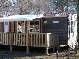 Camping Pas Cher vous présente avec son site Officiel campingpascher.fr, le Camping Laha classé 3 étoiles, situé sur la commune de Lesperon dans le département Landes (Aquitaine) en France. Le camping Laha, vous présente un hébergement de type mobil-home de 28 m² pour 4 personnes et télévision. Le camping Laha vous propose du sam. 19 septembre au sam. 26 septembre 2026, en promotion à -15% pour 7 nuits à 243,95 € au lieu de 287,0 € soit une Économie de 43,05 €. Cette location propose 58 dates différentes pour réserver votre séjour. Découvrez également les 10 autres gammes d'hébergements du camping. Les Avis clients pour le Camping Laha sont excellents avec une note moyenne de 8 sur 10. Piscine extérieure, Animations familiales, Club enfants, Aire de jeux enfants, Cyclisme, Golf, Ping-pong, Pétanque, Randonnée, Terrain de badminton, Bar, Dépôt de pain, Restaurant, Snack/Bar, Épicerie,... En savoir plus : cliquez-ICI.