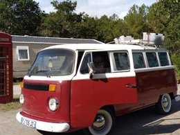 Camping Pas Cher vous présente avec son site Officiel campingpascher.fr, le Camping Laha classé 3 étoiles, situé sur la commune de Lesperon dans le département Landes (Aquitaine) en France. Le camping Laha, vous présente un hébergement de type tente en toile et bois de 10 m² pour 2 personnes. Le camping Laha vous propose du dimanche 30 août au dimanche 06 septembre 2026, en promotion à -15% pour 7 nuits à 214,20 € au lieu de 252,0 € soit une Économie de 37,80 €. Cette location propose 104 dates différentes pour réserver votre séjour. Découvrez également les 10 autres gammes d'hébergements du camping. Les Avis clients pour le Camping Laha sont excellents avec une note moyenne de 8 sur 10. Piscine extérieure, Animations familiales, Club enfants, Aire de jeux enfants, Cyclisme, Golf, Ping-pong, Pétanque, Randonnée, Terrain de badminton, Bar, Dépôt de pain, Restaurant, Snack/Bar, Épicerie,... En savoir plus : cliquez-ICI.